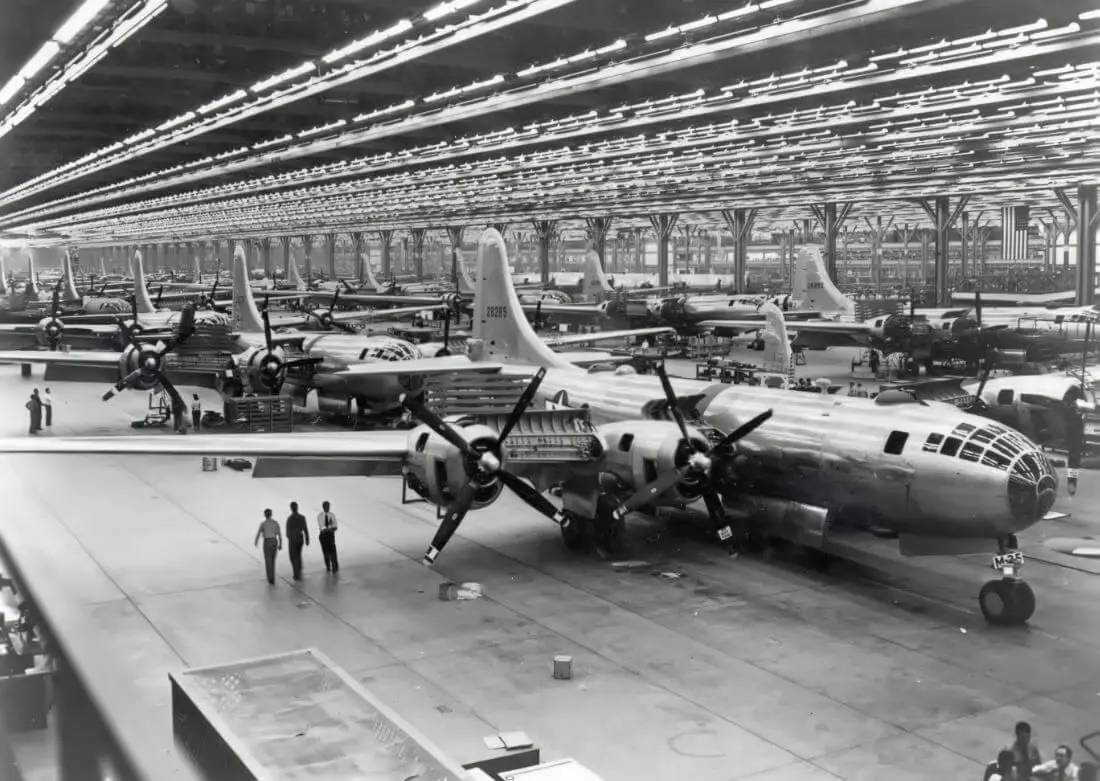 Boeing B-29 assembly in Kansas in 1944.