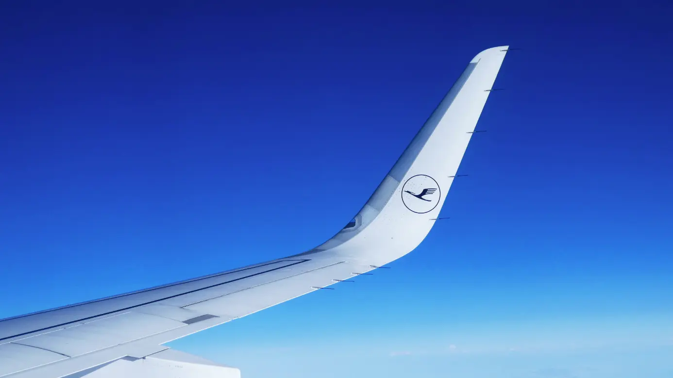 Winglets on aircraft lowers a airplane's noise