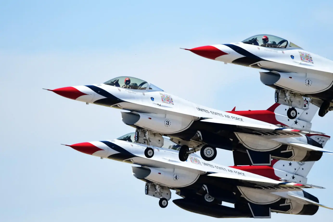 F-16s in formation