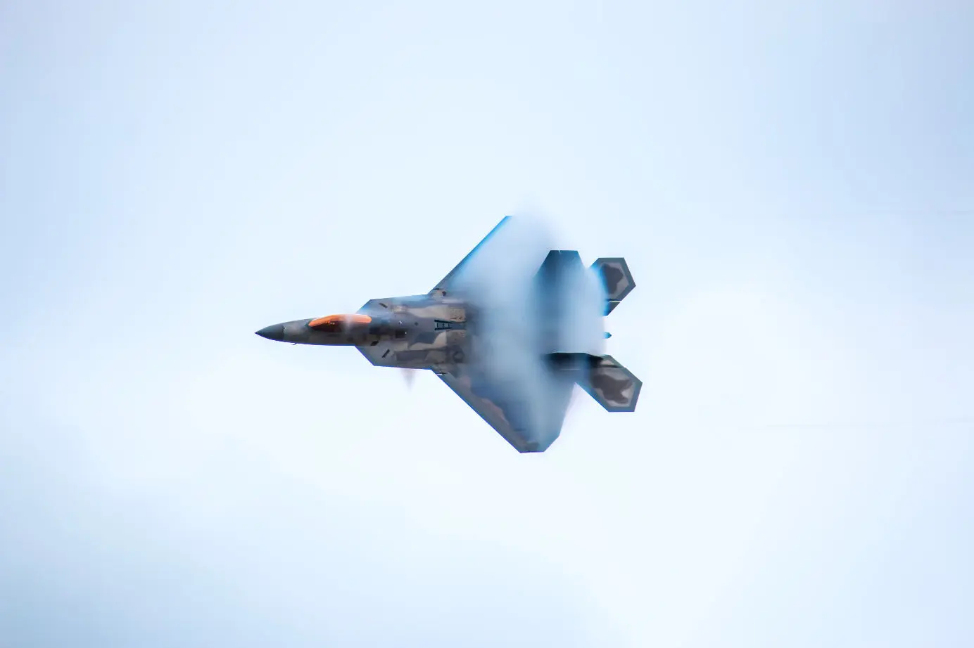 F-22 Raptor can fly supersonic without afterburners