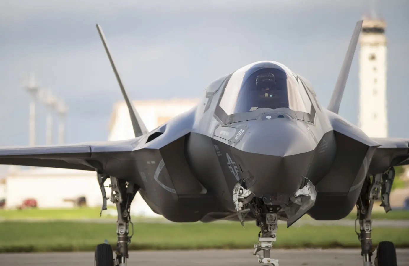 Does the US Navy Have the F-22 Raptor?