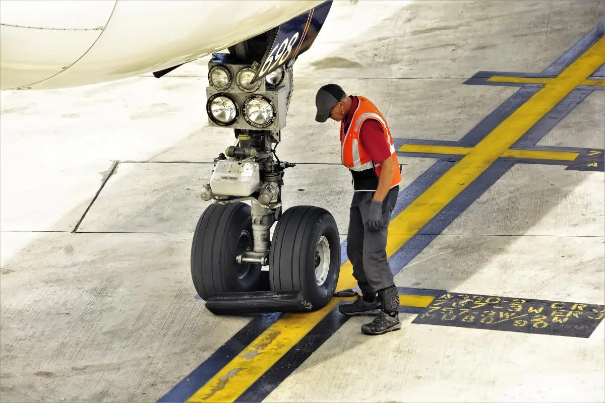 aircraft tires are made of rubber